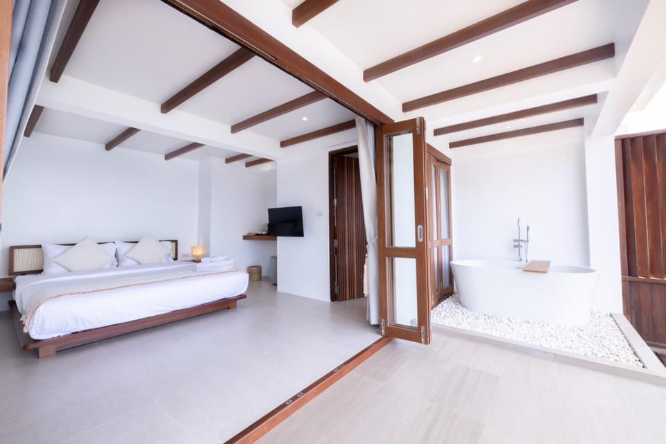 Bed, Bedroom, Bath