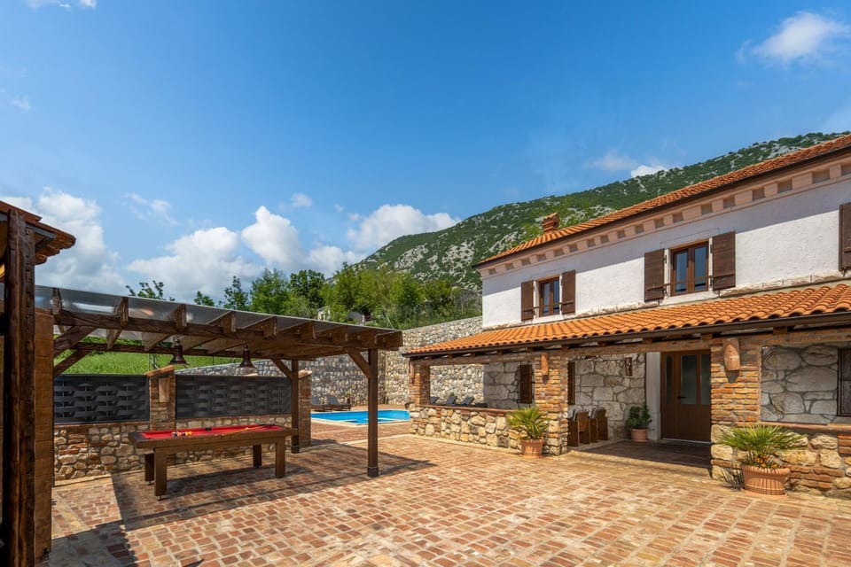 Balcony/Terrace, Balcony/Terrace, Swimming pool, Swimming pool