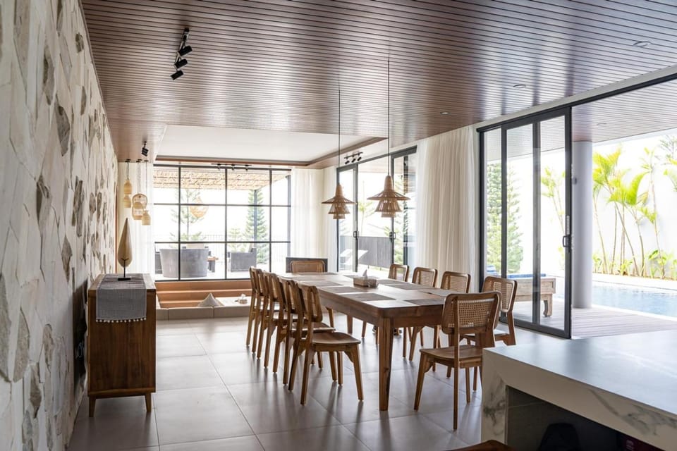 Living room, Dining area