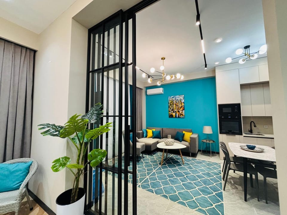 TV and multimedia, Kitchen or kitchenette, Living room, Seating area, Dining area