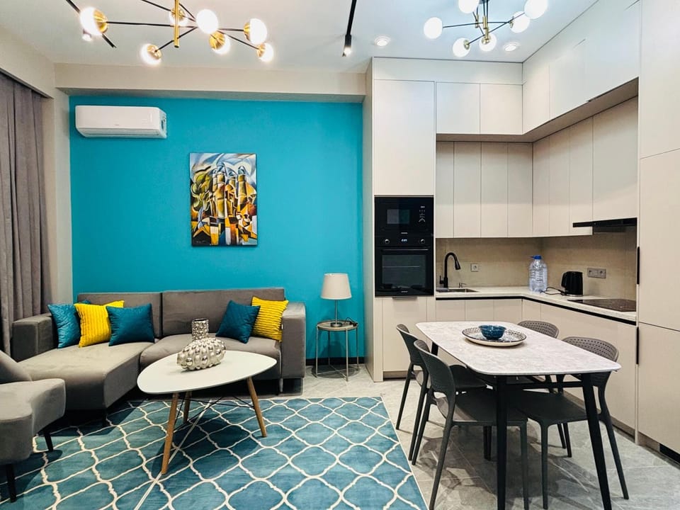 TV and multimedia, Kitchen or kitchenette, Living room, Dining area, air conditioner