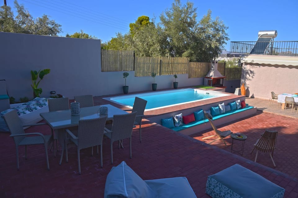 Garden, Hot Tub, Seating area, Swimming pool, sunbed