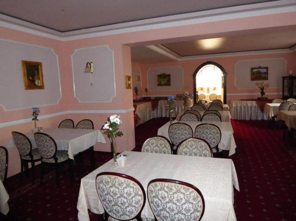VIILLA REZIDENCE Bed and Breakfast in Lower Silesian Voivodeship