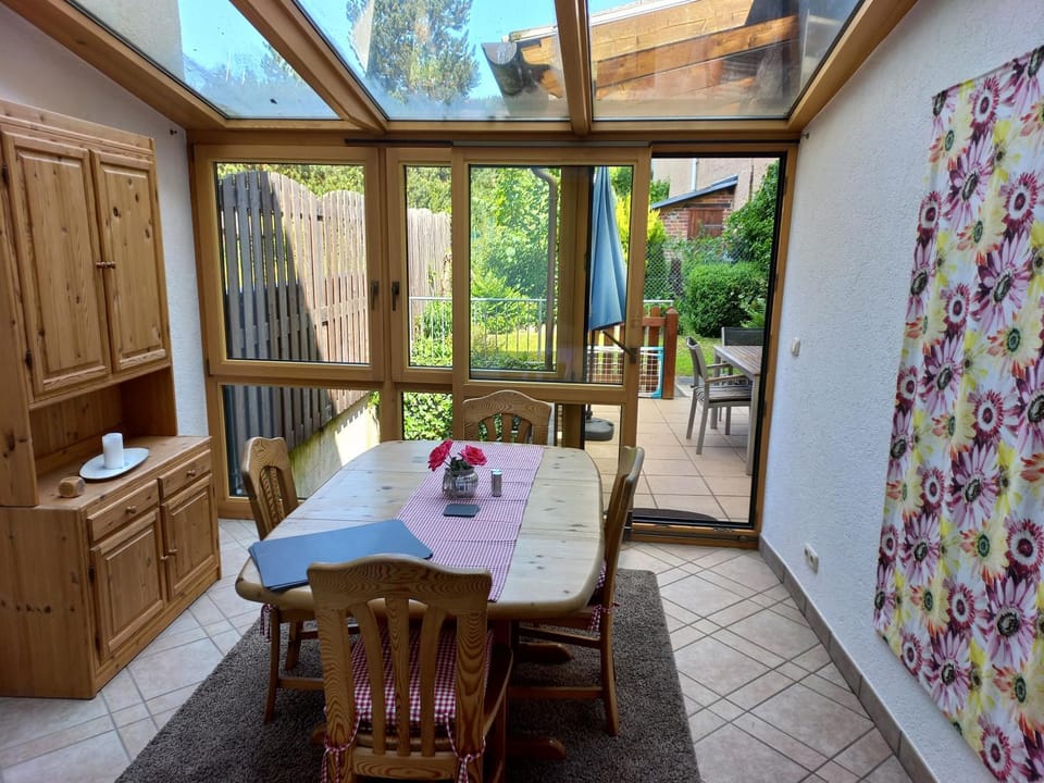 Balcony/Terrace, Dining area, Garden view