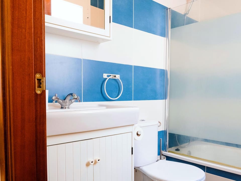 Toilet, Bathroom, Bath