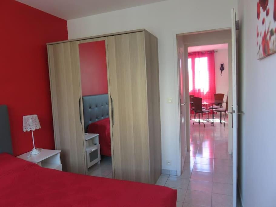 Bed, Photo of the whole room, Bedroom, wardrobe