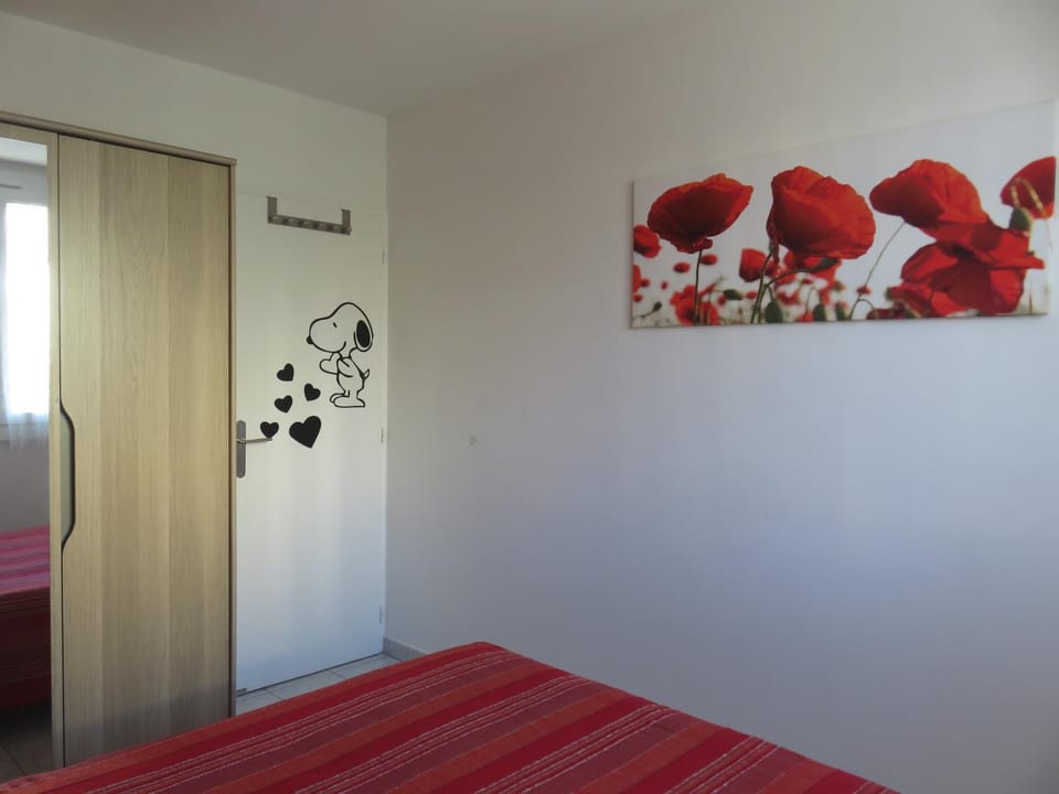 Decorative detail, Bedroom, wardrobe