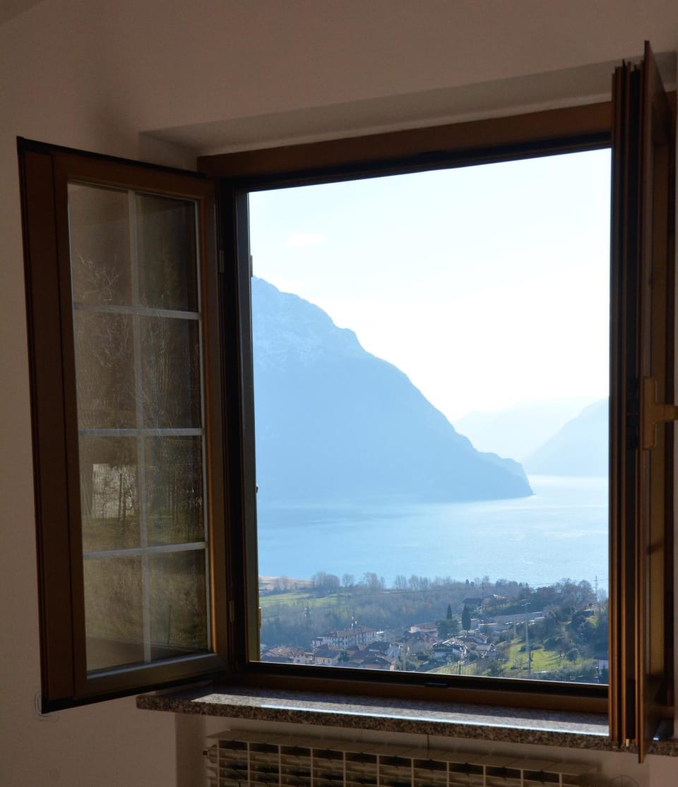 A. F.antastic V.iew House in Province of Brescia