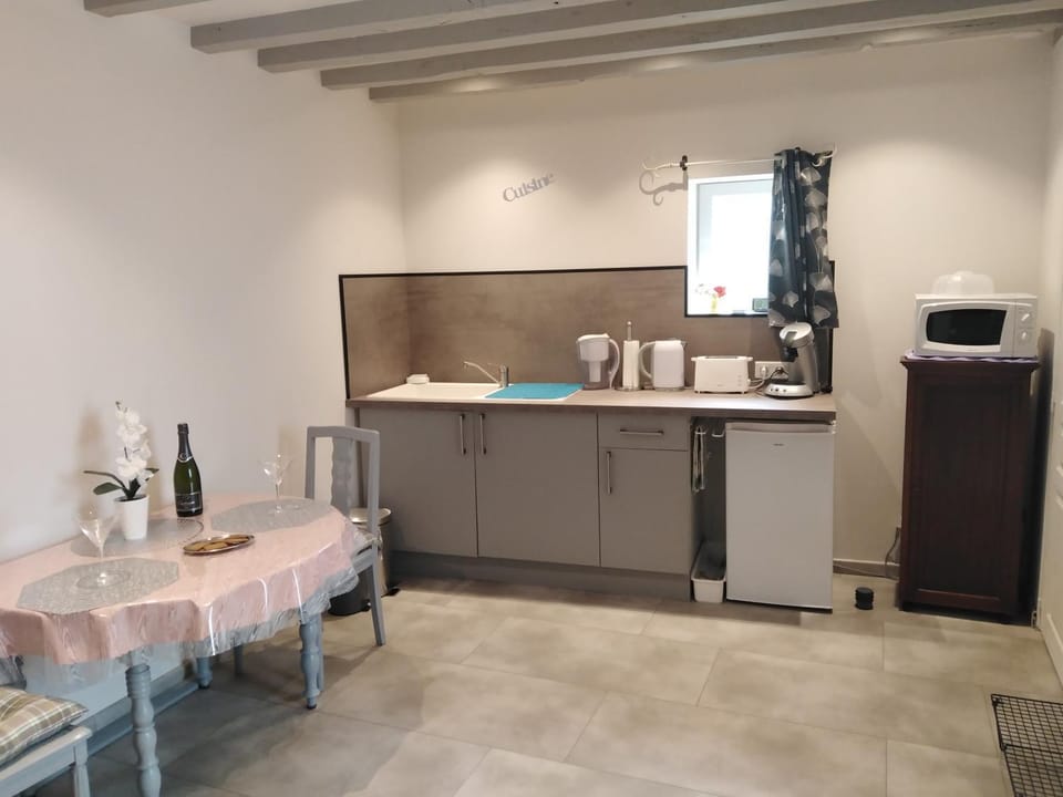 Coffee/tea facilities, Kitchen or kitchenette, minibar, toaster