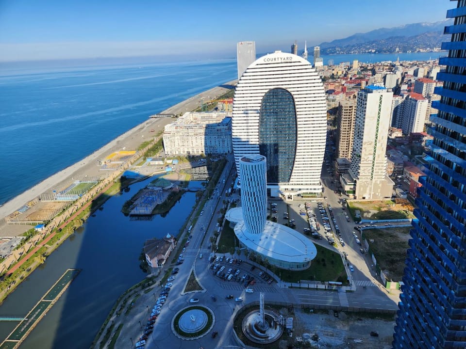 City view, Sea view