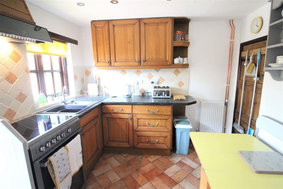 pet friendly, toaster, kitchen