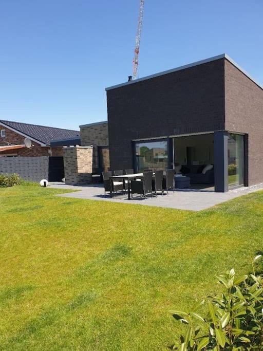Property building, Garden