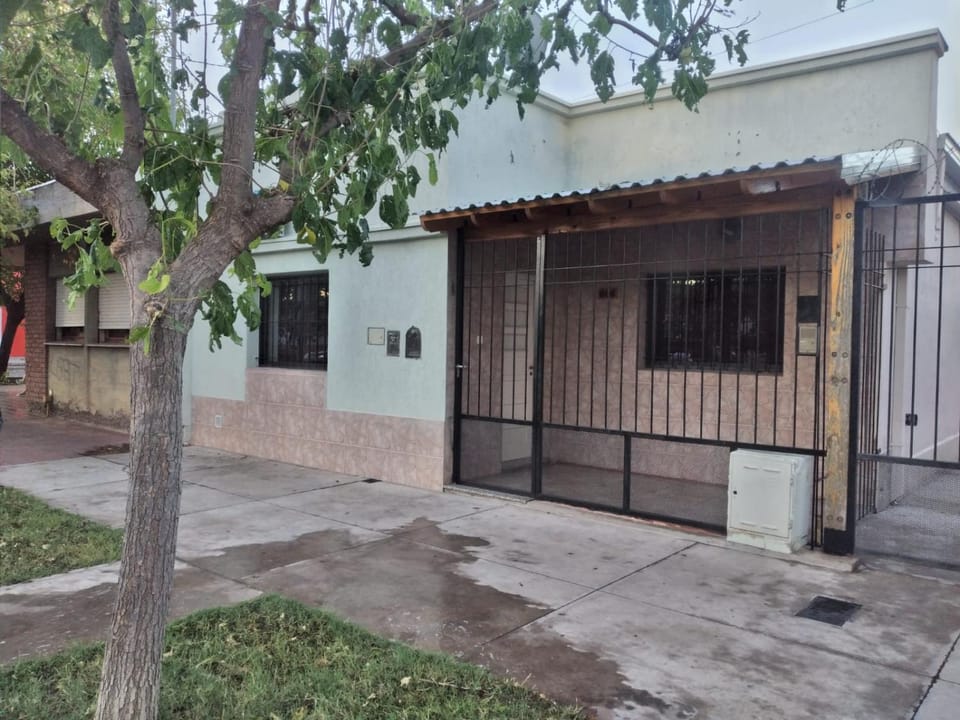 Casa La Familia House in San Rafael
