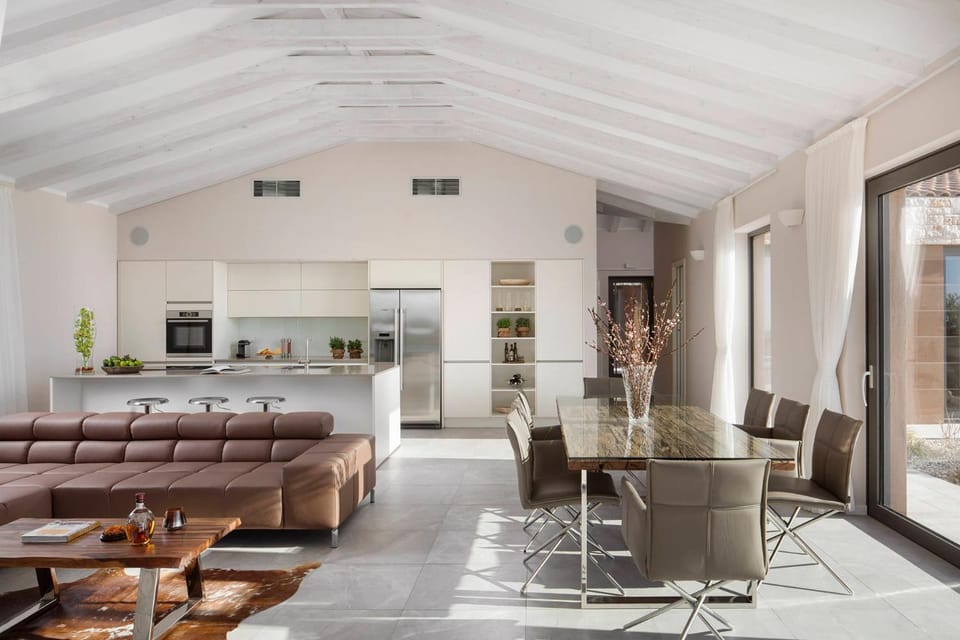 Kitchen or kitchenette, Living room, Seating area, Dining area, minibar, pet friendly