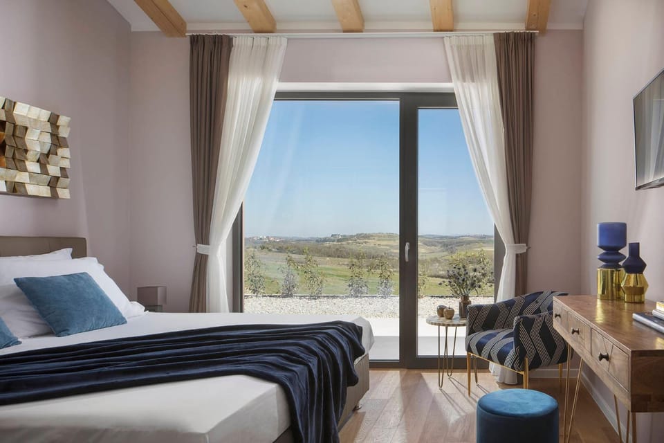 Bed, View (from property/room), Bedroom, Mountain view