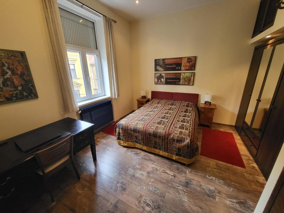 Bed, Bedroom, Street view, storage