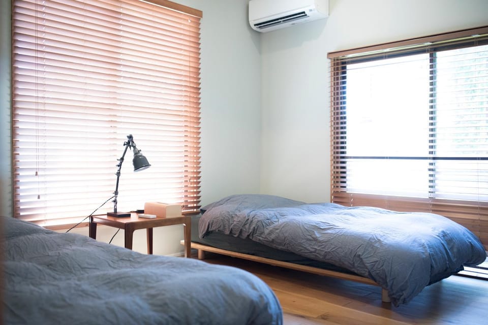 Photo of the whole room, Bedroom