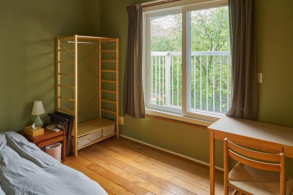 Photo of the whole room, Bedroom