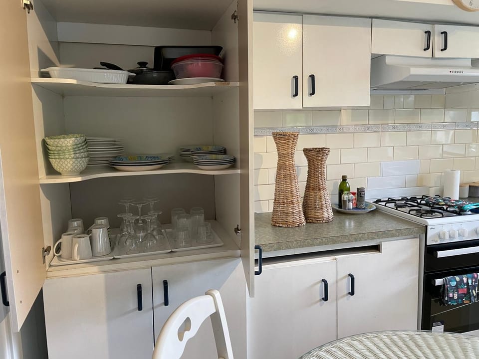 Coffee/tea facilities, Kitchen or kitchenette