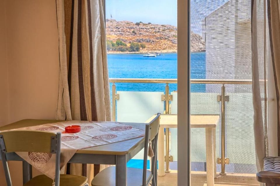 Natural landscape, Balcony/Terrace, Seating area, Sea view