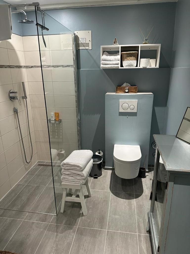 Shower, Toilet, Bathroom