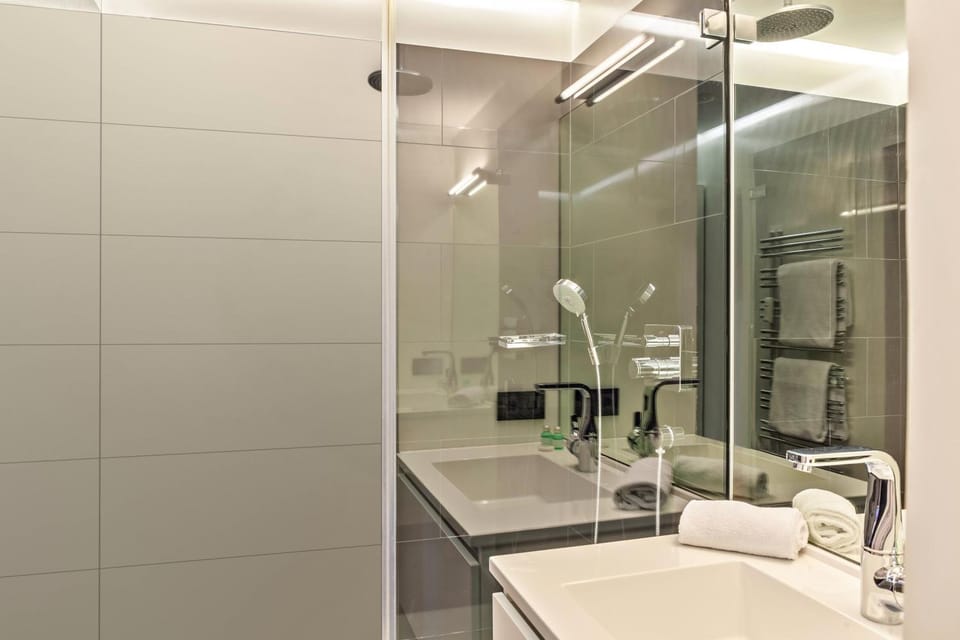 Bathroom, Living room