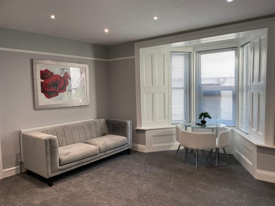 Lounge or bar, Dining area