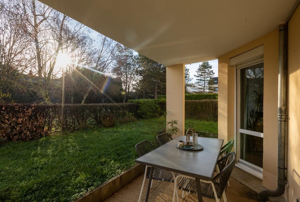 Patio, Garden, Garden, Balcony/Terrace, Garden view, Sunrise