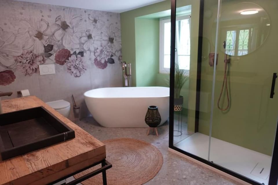 Casa Dorino - luogo idilliaco, ideale per famiglie, terrazza ed ampio giardino, vista montagne, sauna privata Chalet in Canton of Ticino