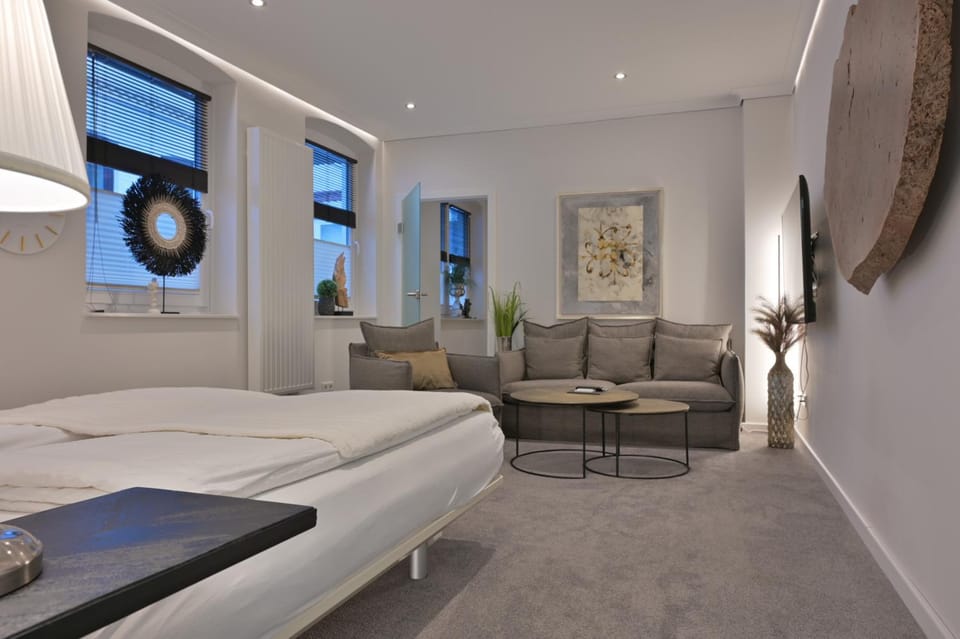 Living room, Bedroom