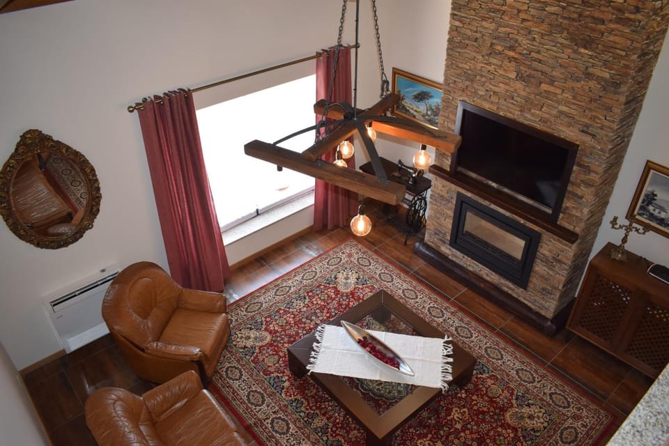 Communal lounge/ TV room, TV and multimedia, Living room, Seating area, Evening entertainment, flat iron