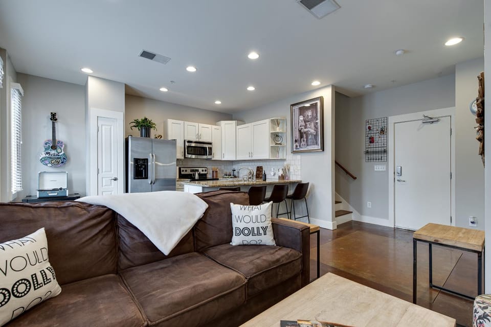 Kitchen or kitchenette, Living room