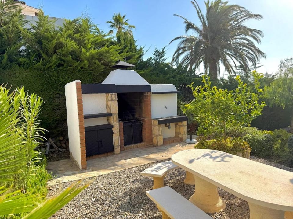 Day, BBQ facilities, Garden, Dining area