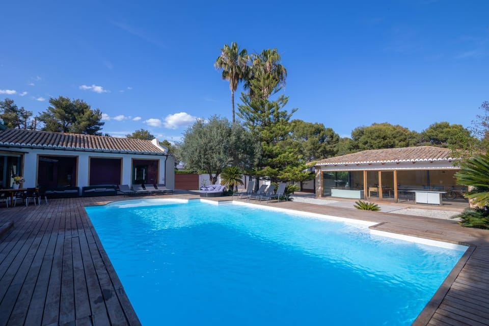 Villa Huerta 2, Paterna, jacuzzi, sauna Villa in Valencian Community