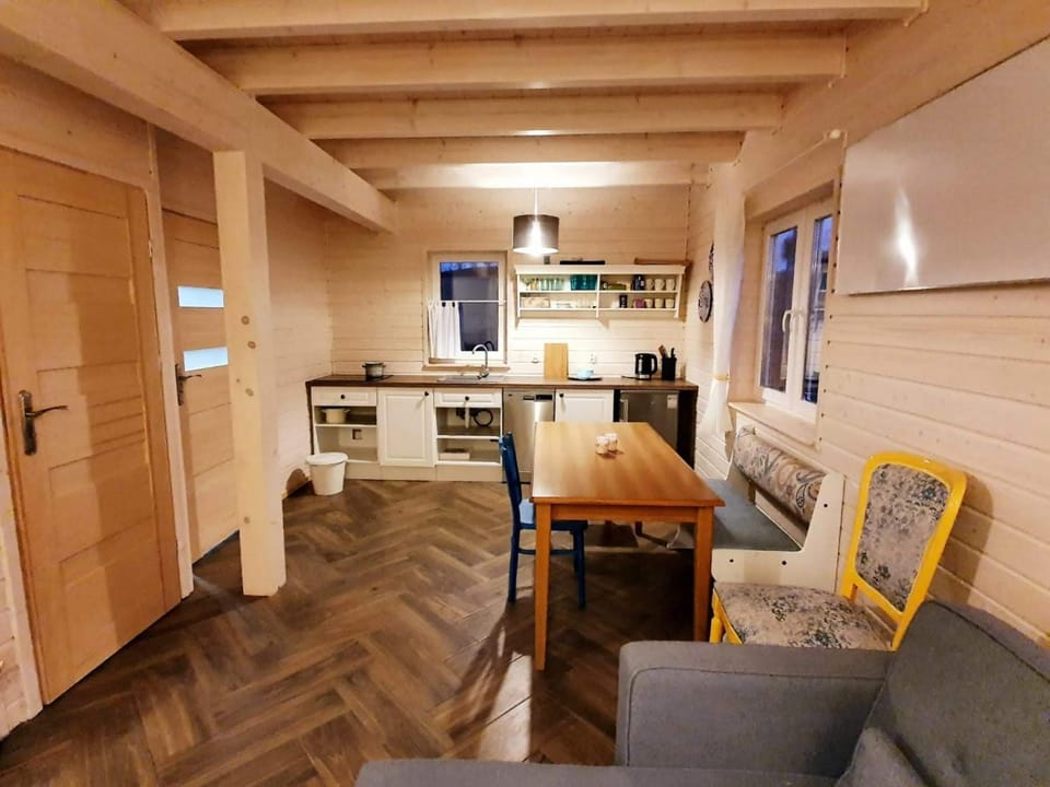 Kitchen or kitchenette, Living room, Seating area, Dining area, pet friendly