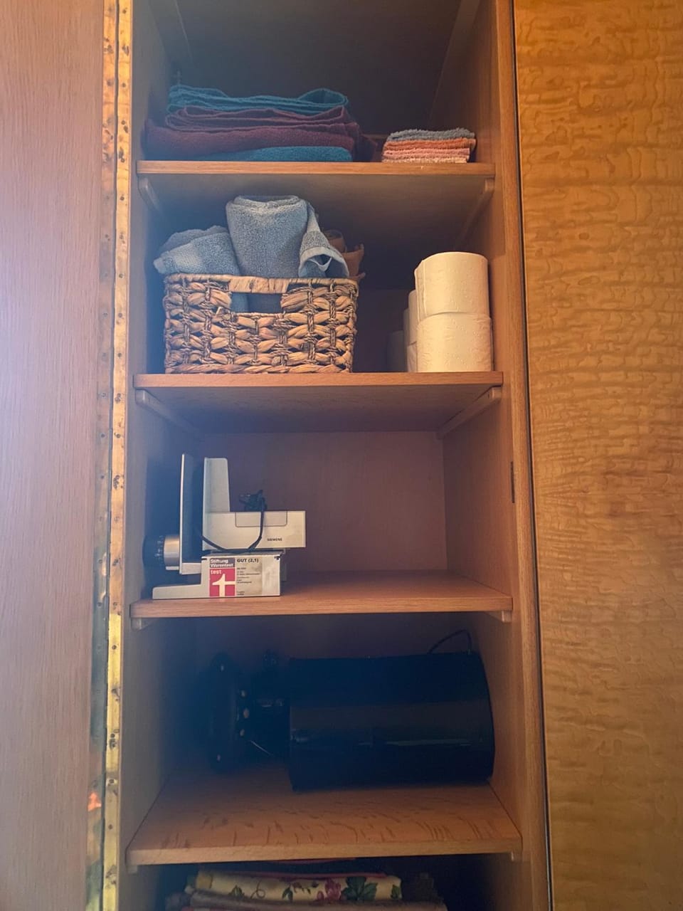 Coffee/tea facilities, towels