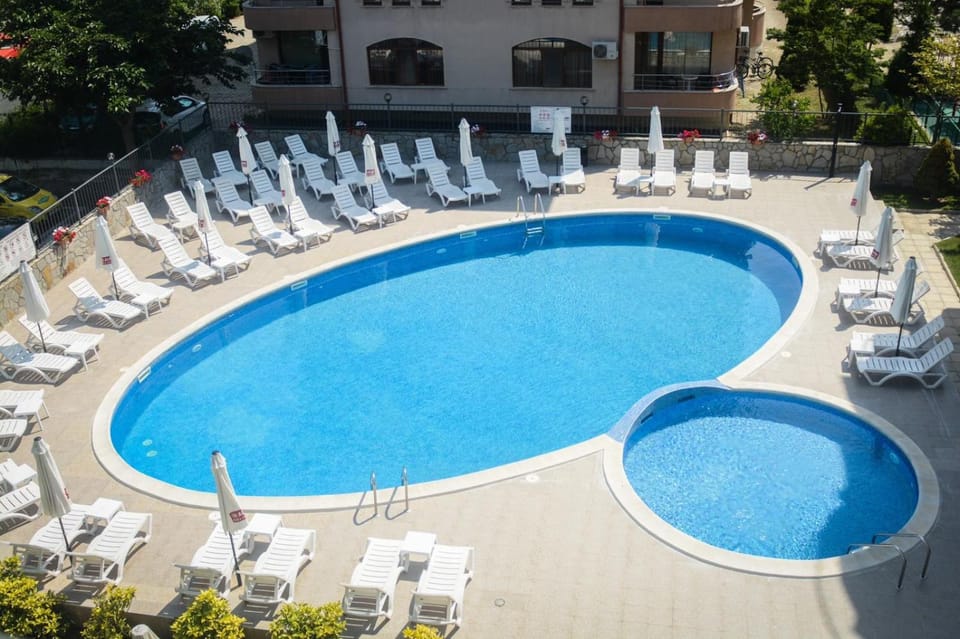 Pool view, Swimming pool, Swimming pool, sunbed
