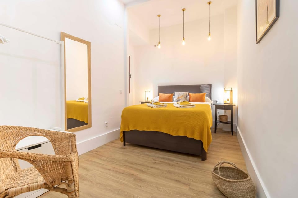 Bed, Photo of the whole room, Bedroom