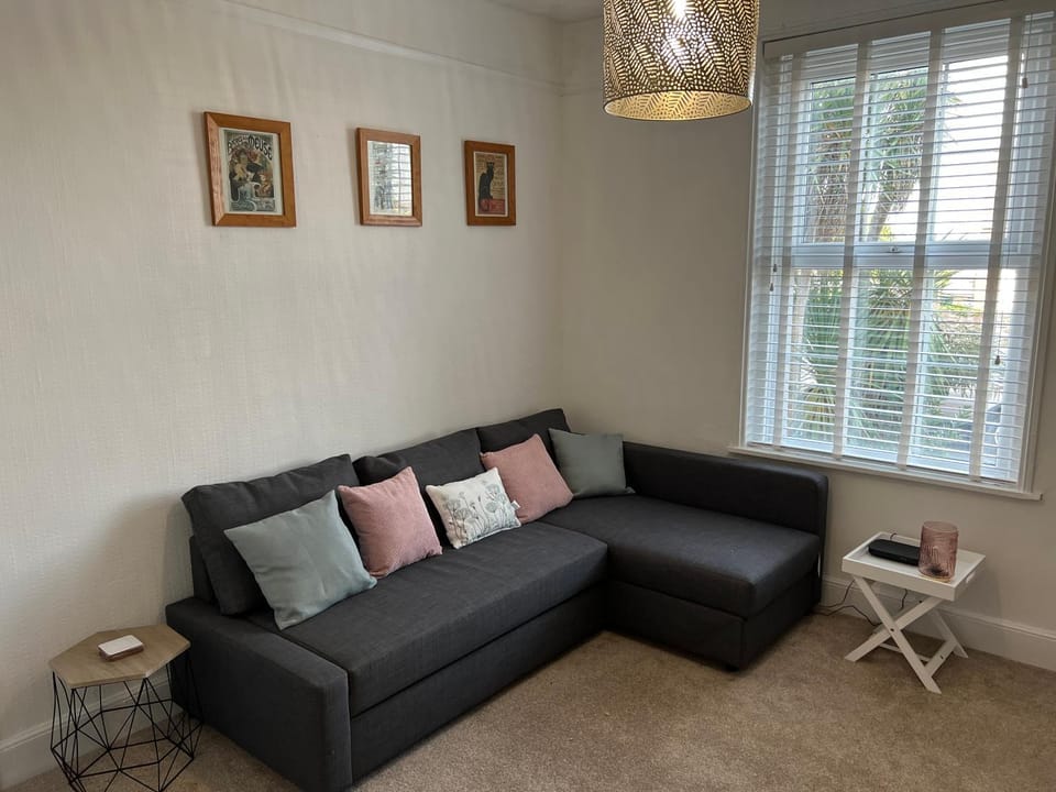 Charming house by the sea House in Ryde