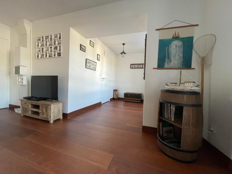Communal lounge/ TV room, TV and multimedia