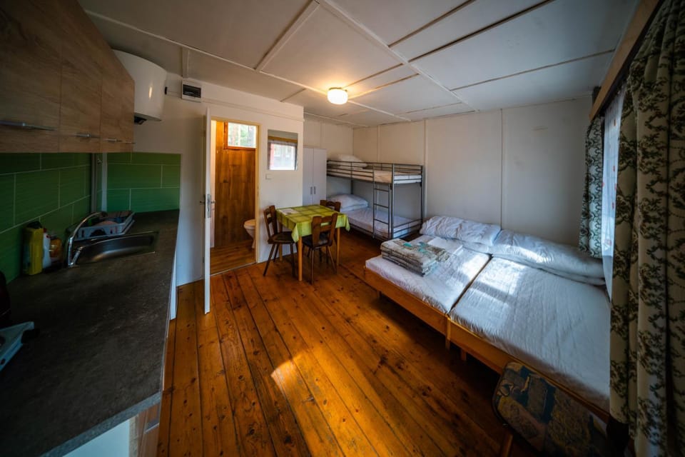Bed, Kitchen or kitchenette, Photo of the whole room, Bedroom