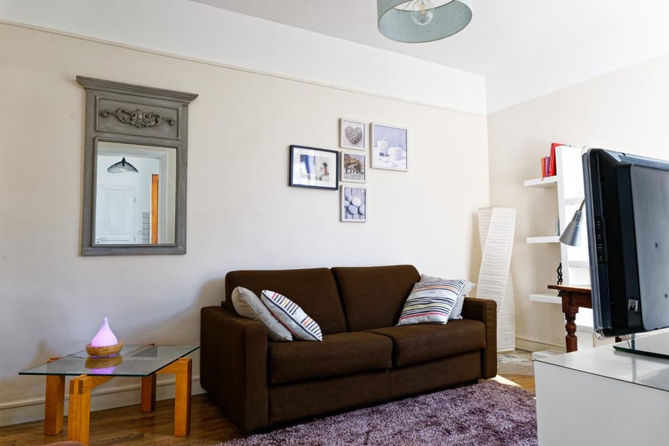 Les Tournelles Apartment in Courbevoie