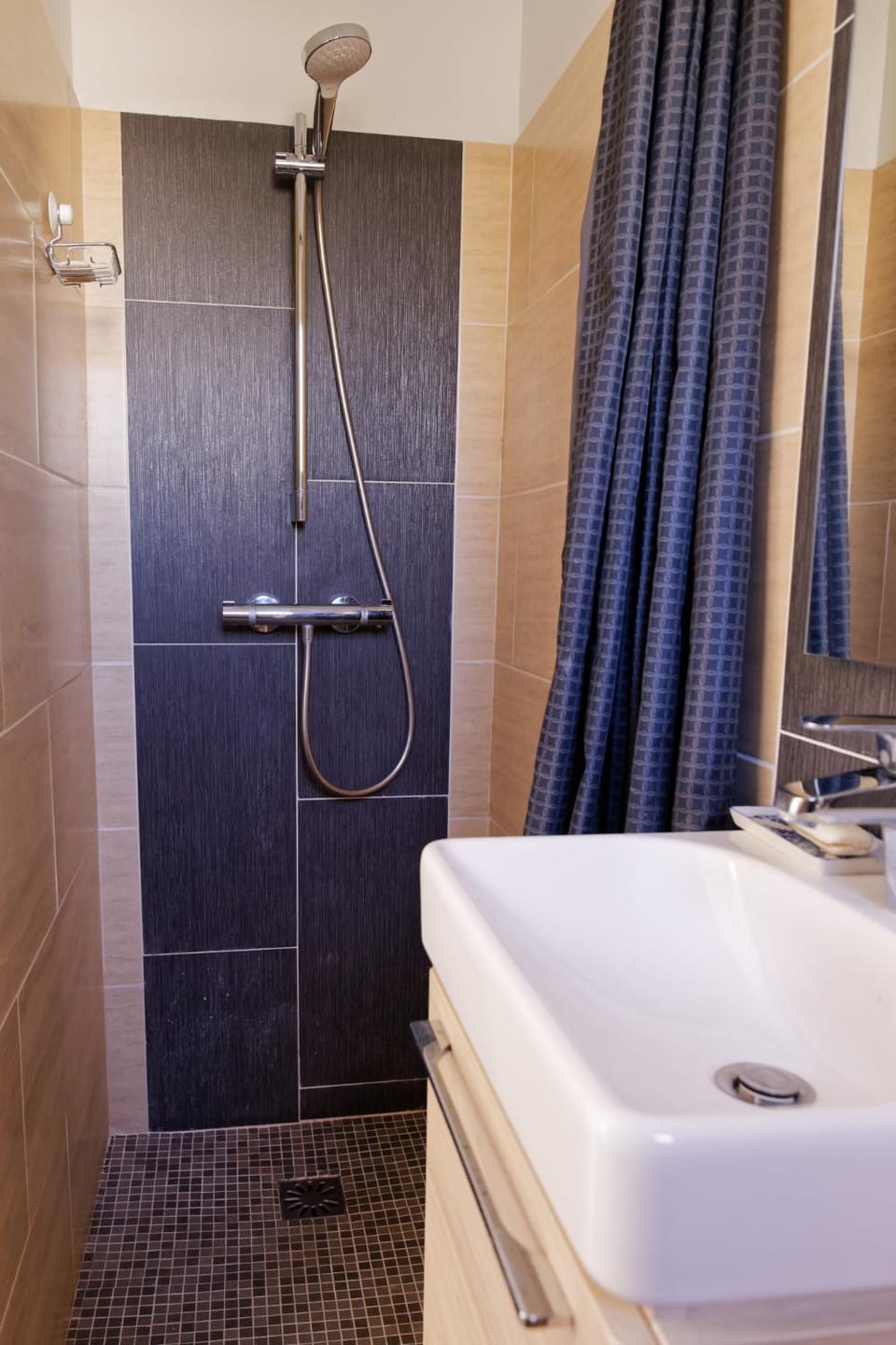 Les Tournelles Apartment in Courbevoie