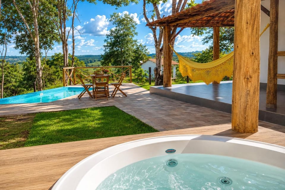 Casa com Jacuzzi Charme Corumbá House in State of Goiás