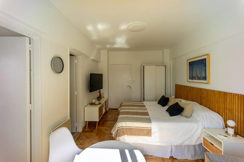 Bed, TV and multimedia, Bedroom, hair dresser, wardrobe