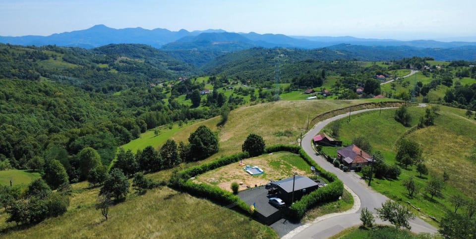 Day, Neighbourhood, Natural landscape, Bird's eye view, Mountain view, Swimming pool