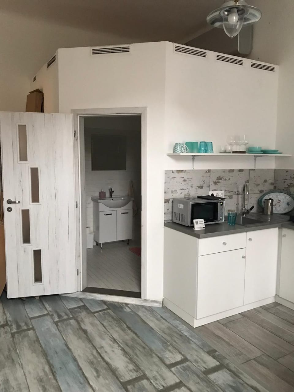 Kitchen or kitchenette