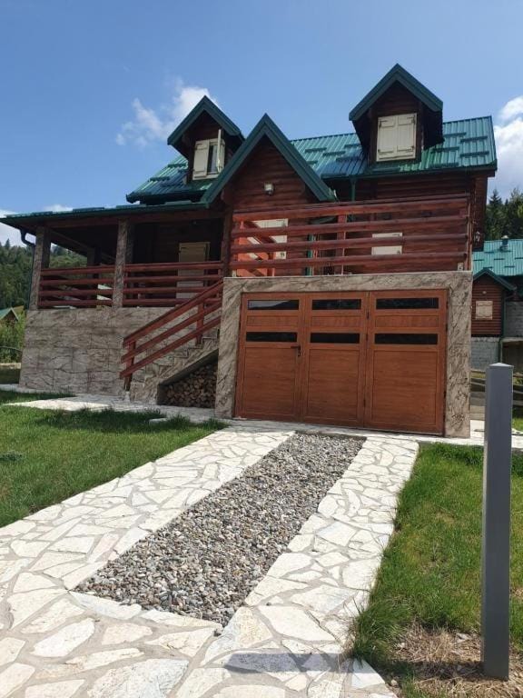 Property building, Day