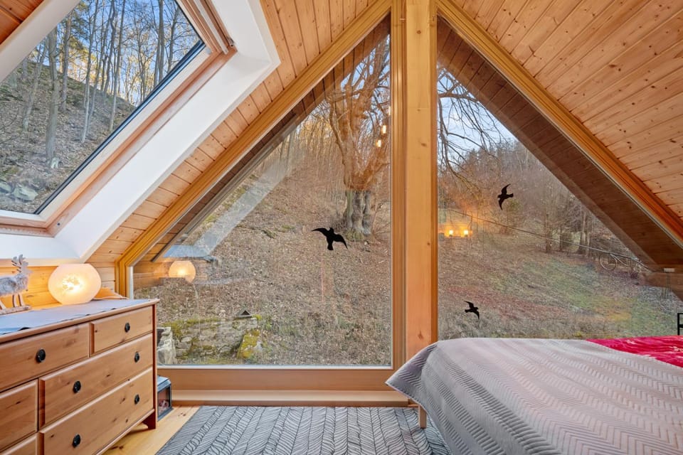 Bed, Natural landscape, Photo of the whole room, Bedroom, Mountain view
