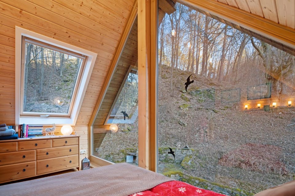 Bed, Natural landscape, Garden, Photo of the whole room, Bedroom, Garden view